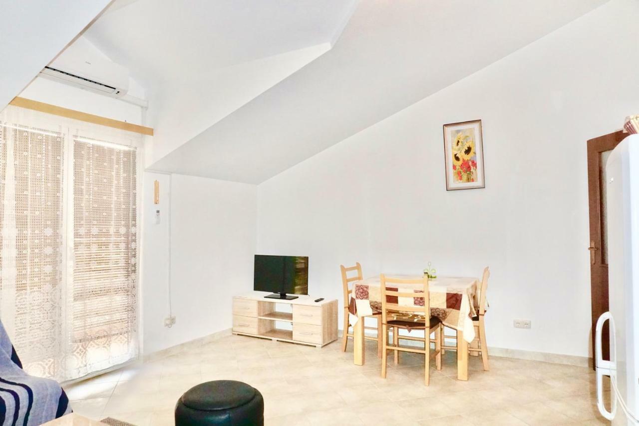 Rosette Apartment Seget Vranjica Exterior photo