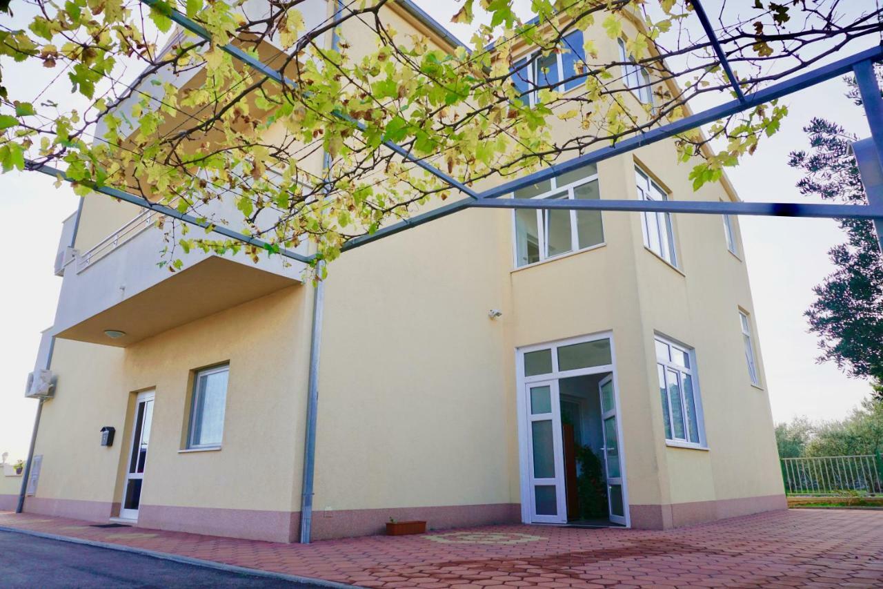 Rosette Apartment Seget Vranjica Exterior photo
